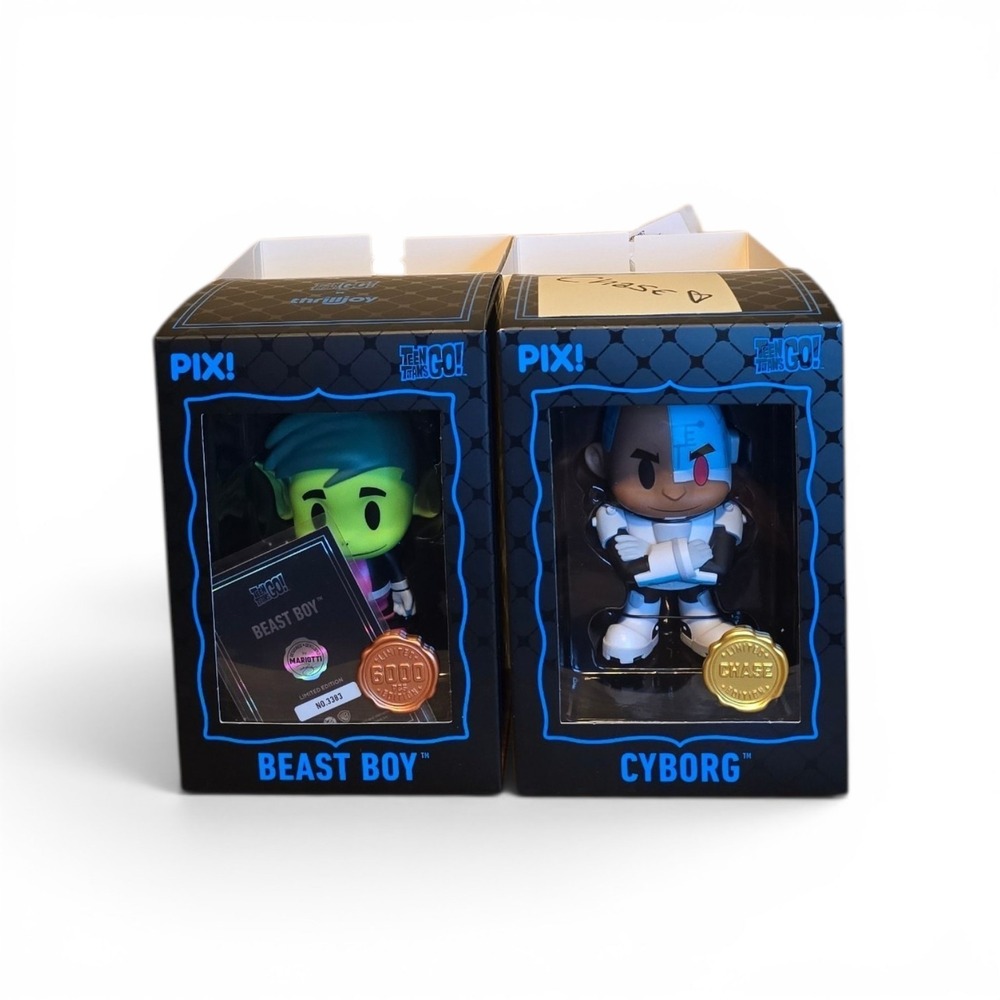 Thrilljoy PIX Teen Titans Go Beast Boy Limited 6000 & Cyborg Chase Figure Set